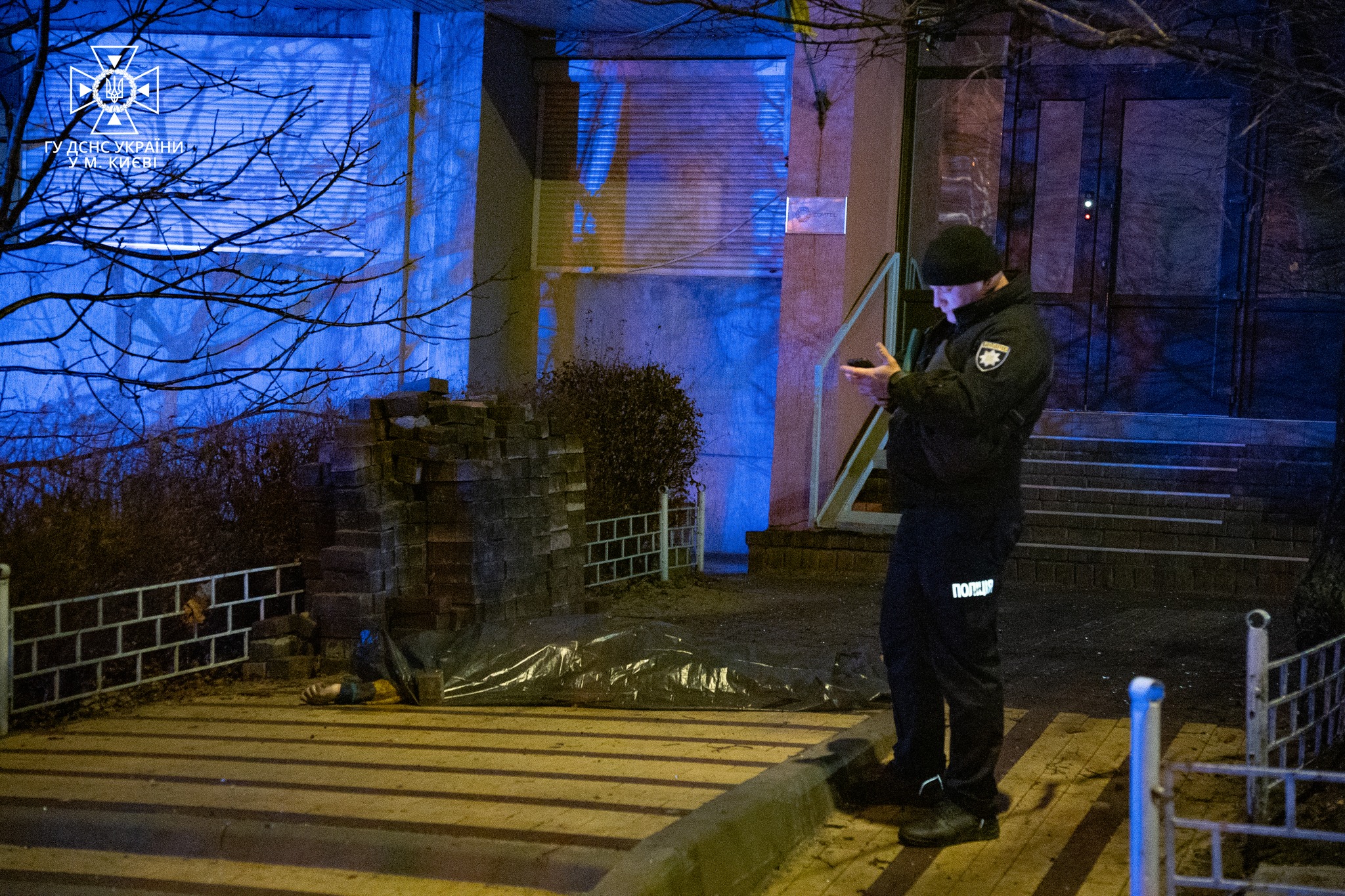 У Києві чоловік вистрибнув із 14 поверху із палаючої квартири -