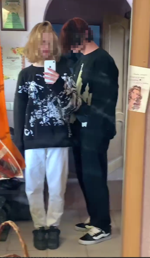 Підлітки, які стрибнули з 24-го поверху - фото з їхнього Телеграм-каналу