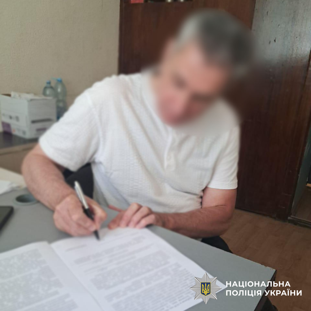 У поліції розповіли, що загрожує чоловіку, який вдарив Ніну Матвієнко.
