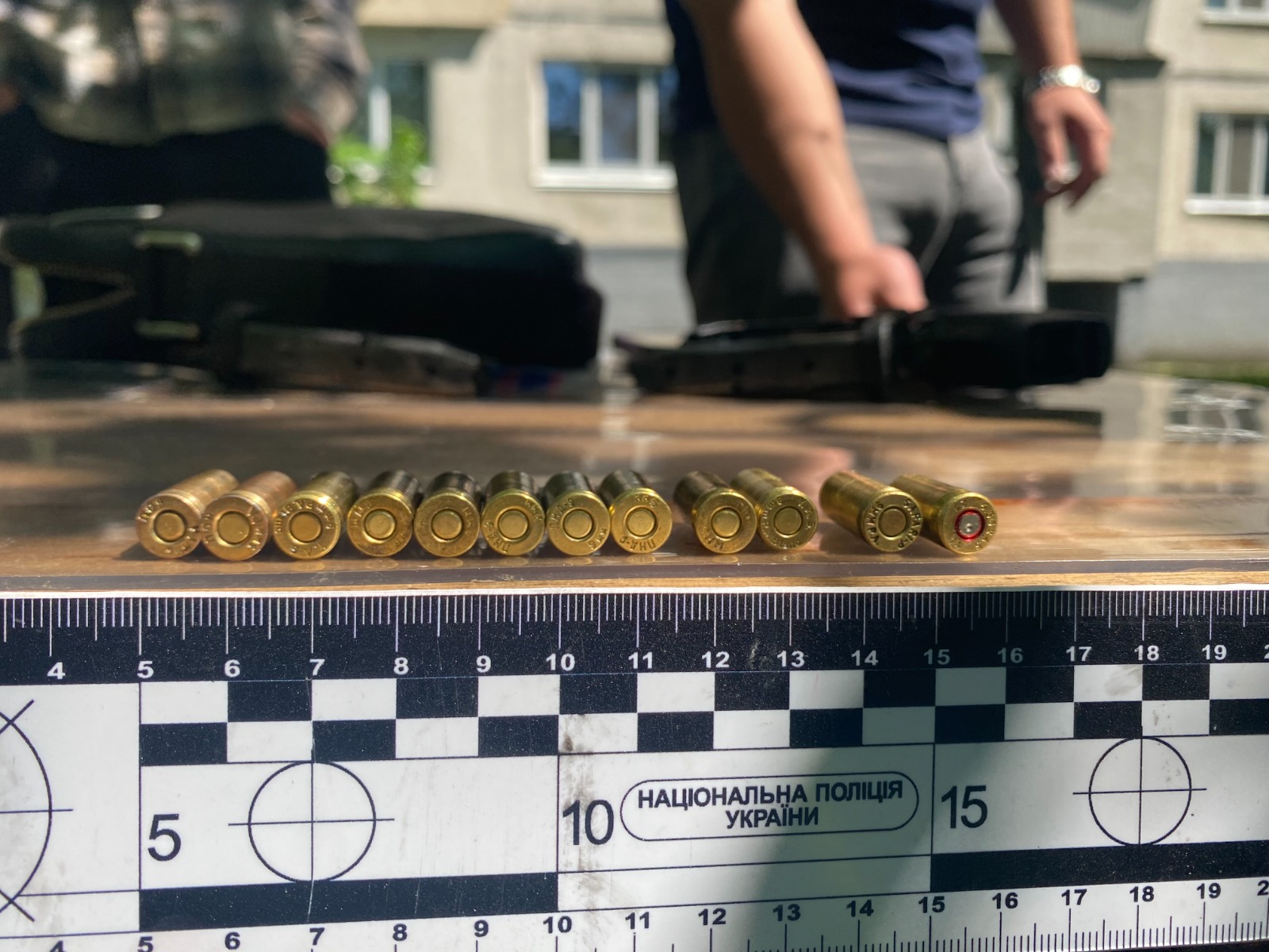 В Киеве мужчина устроил стрельбу на Голосеевском проспекте -