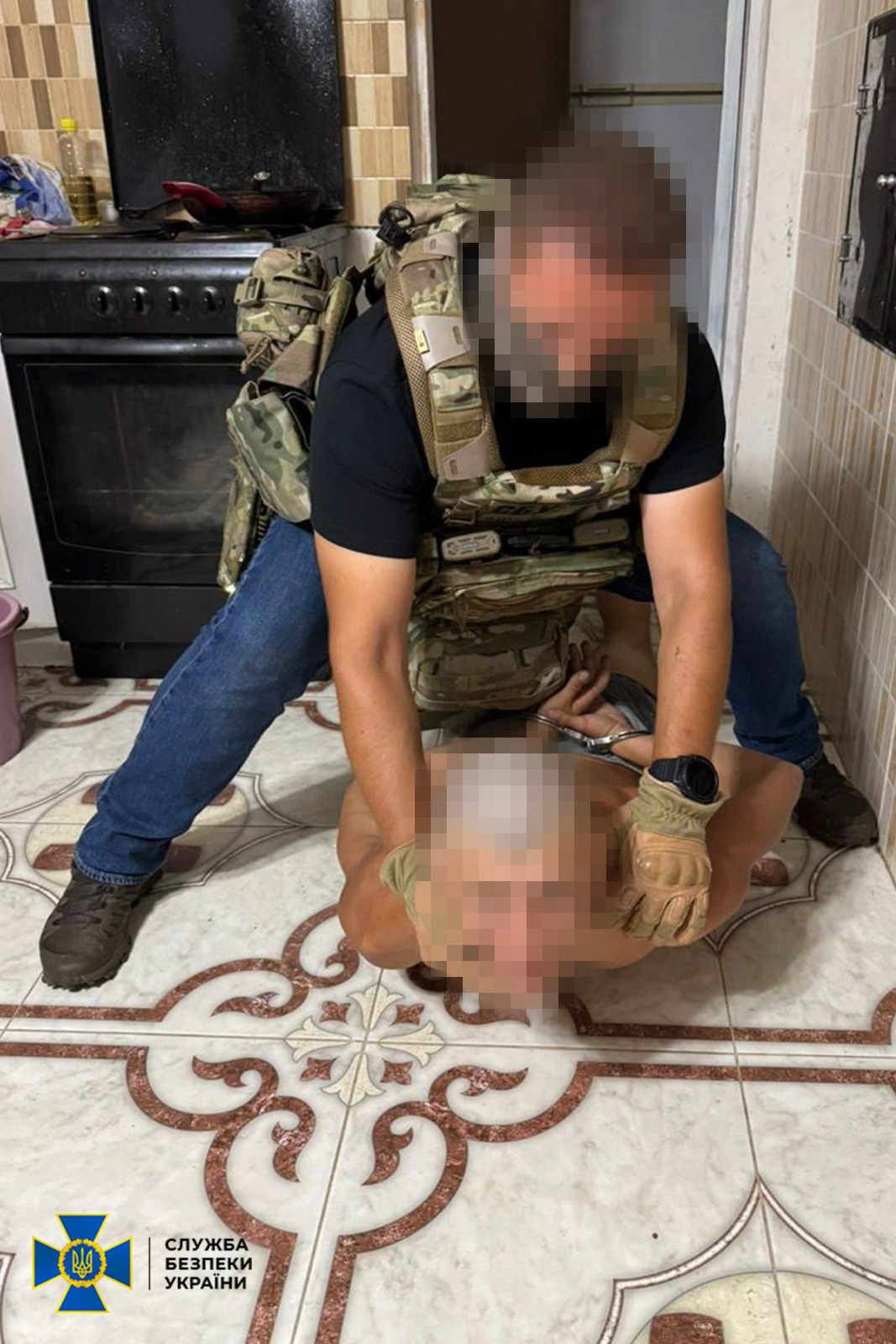 В Киеве задержали 17-летнего и 22-летнего диверсантов, которые готовили поджоги на объектах Укрзализныци -