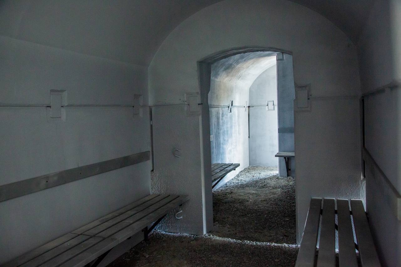 В Киеве установили первое мобильное укрытие из бетона -