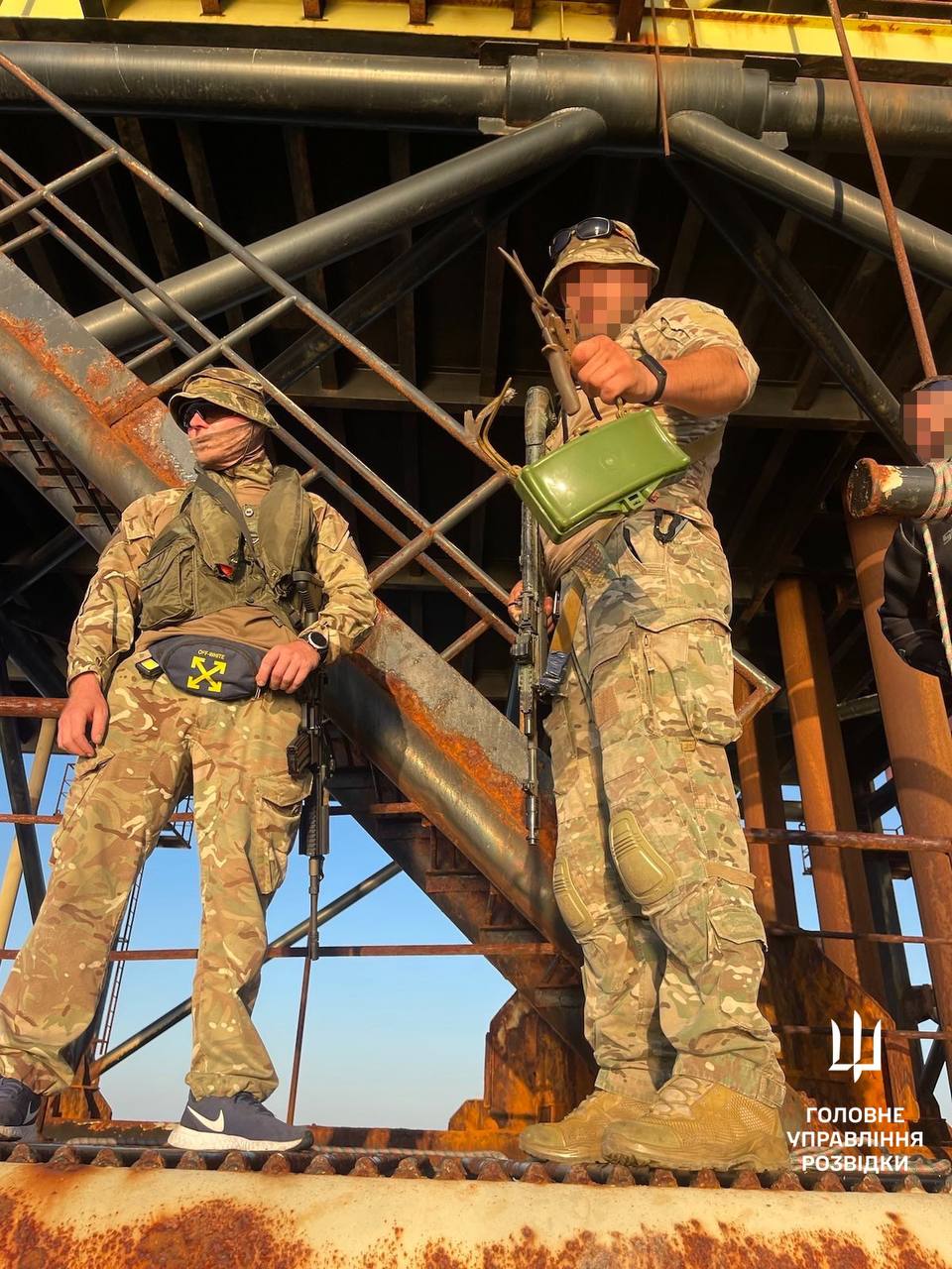 Украинские военные вернули под контроль "вышки Бойко" в Черном море -