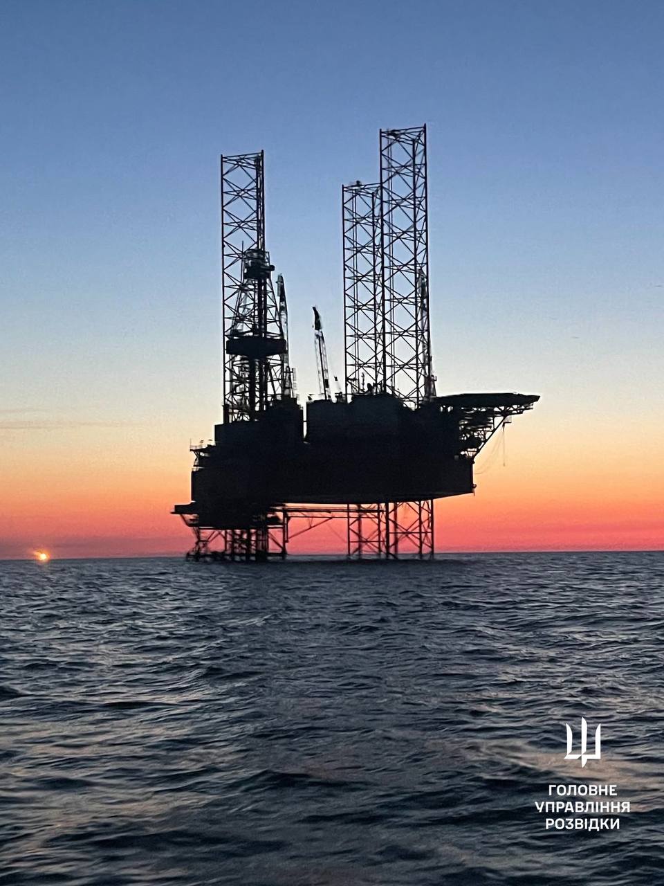 Украинские военные вернули под контроль "вышки Бойко" в Черном море -