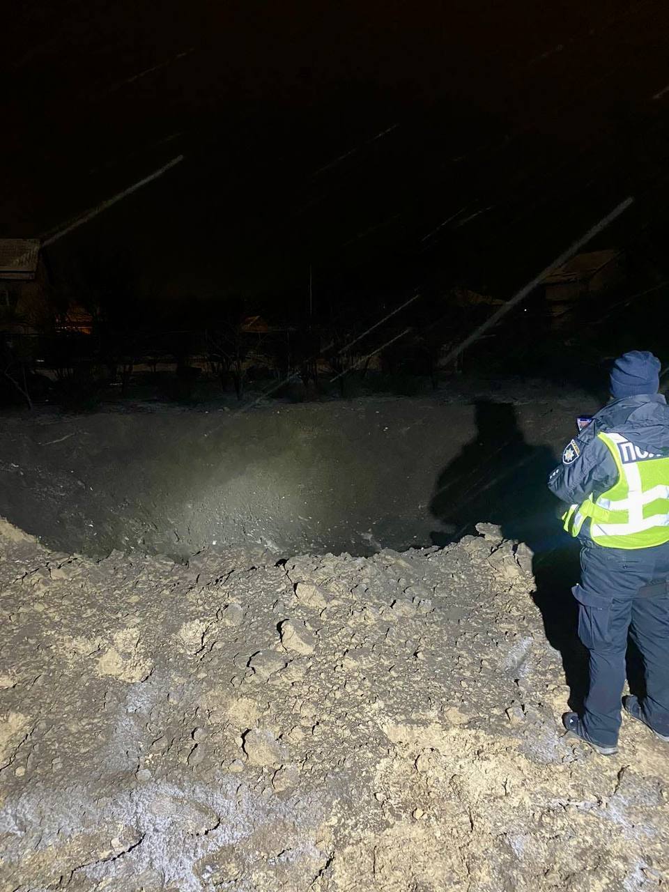 4 постраждалих, побиті будинки та авто: наслідки ракетної атаки по Києву.