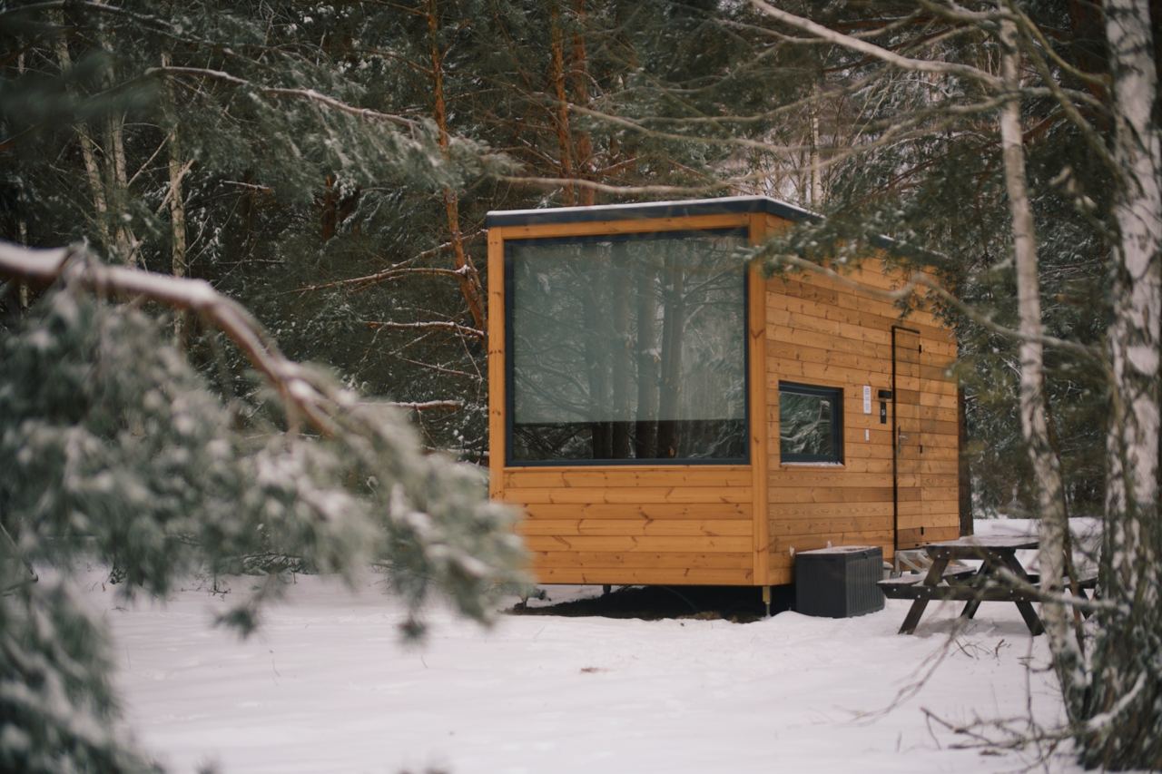 Популярний комплекс будинків на природі &laquo;УЛІС&raquo; запустив локацію з кебінами