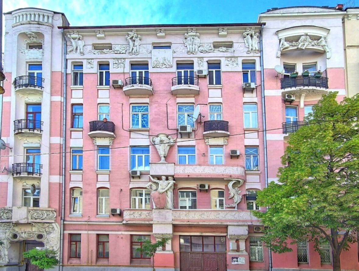 Дворик із флігелем. Фото – KyivMaps