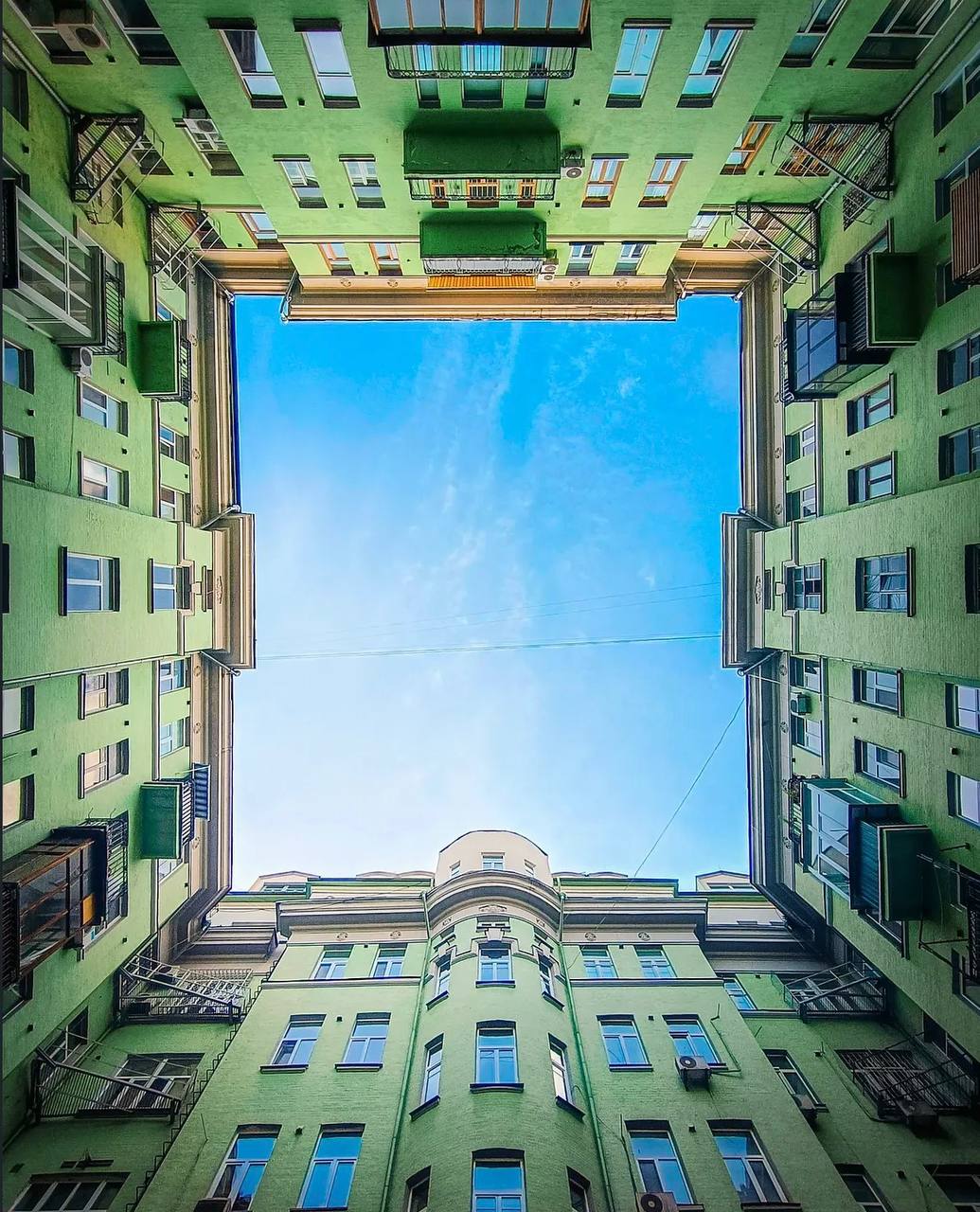 Двір-колодязь. Фото - @zaiarnyi_pasha