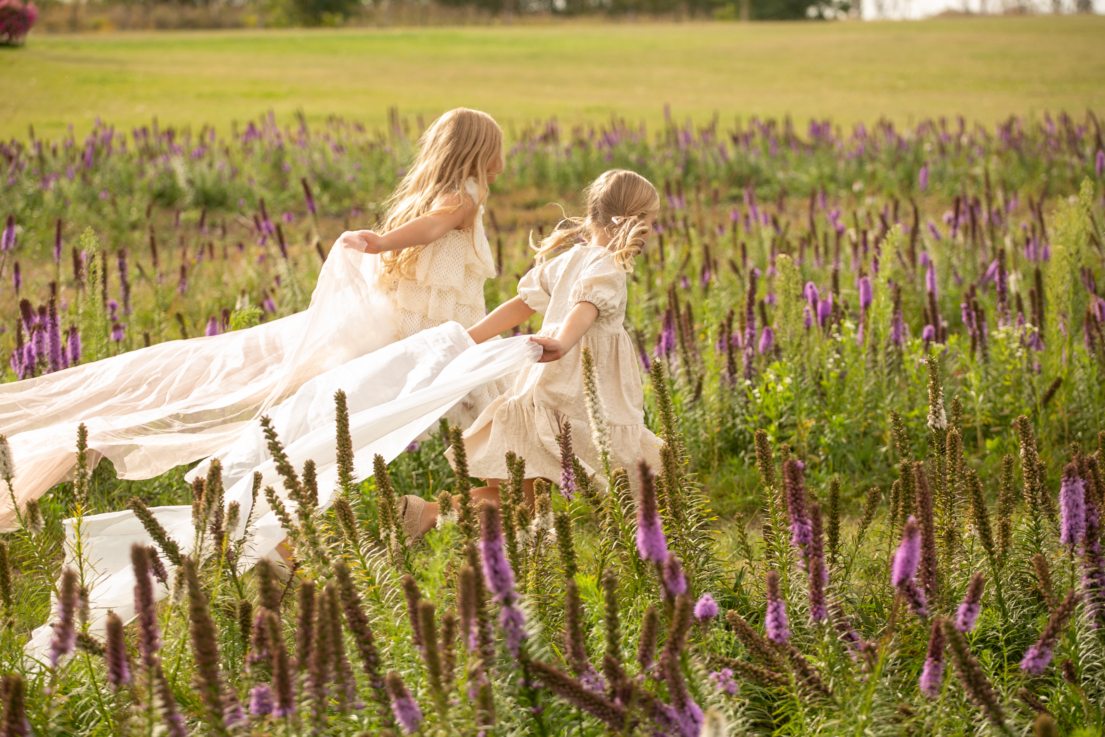 "В платье чувствовала себя маленькой девочкой". Фото со съемок