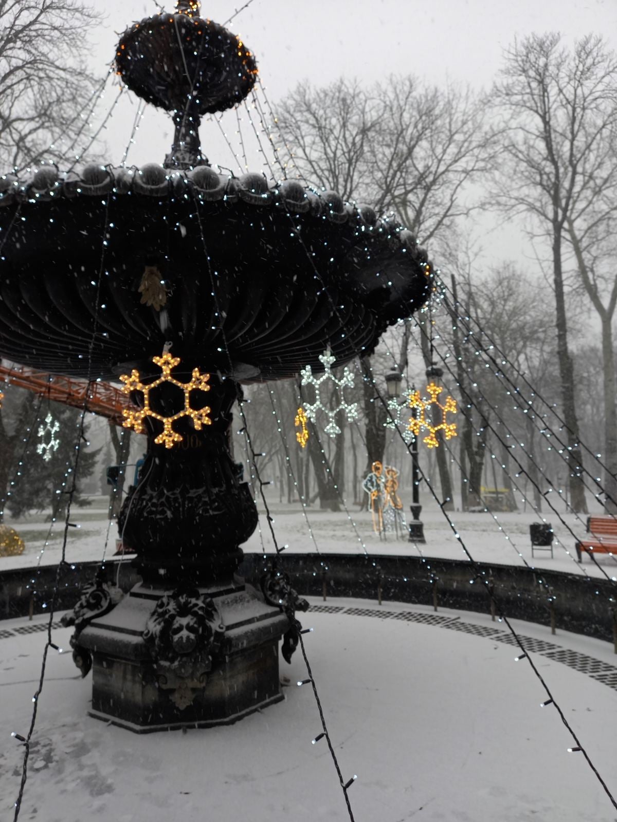 Фонтан-елка. Фото: КП СЗН Печерского района