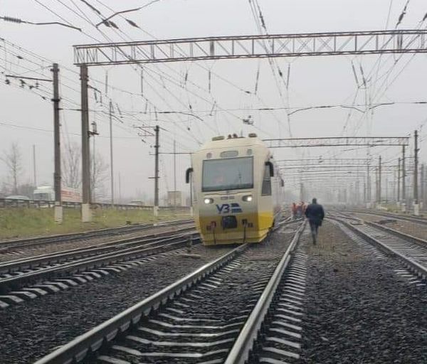 Поезд сошел с рельсов. Фото: Алексей Довгалюк