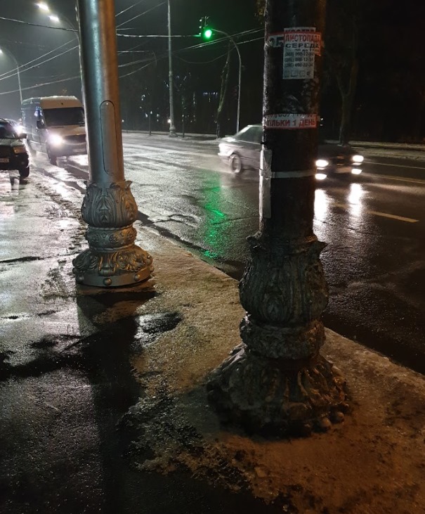 Старые и новые фонари. Фото: Семен Широчин