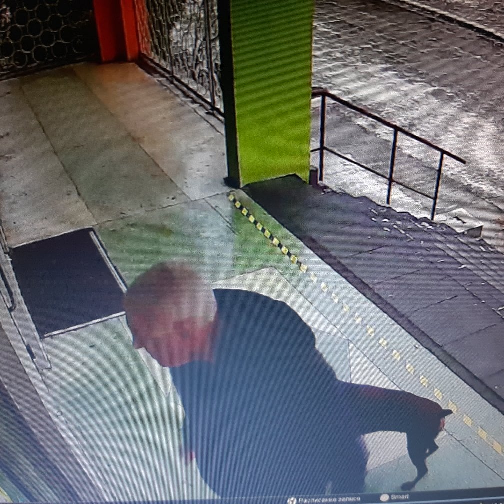 Хулиган попал на камеры наблюдения. Фото: администрация школы №286
