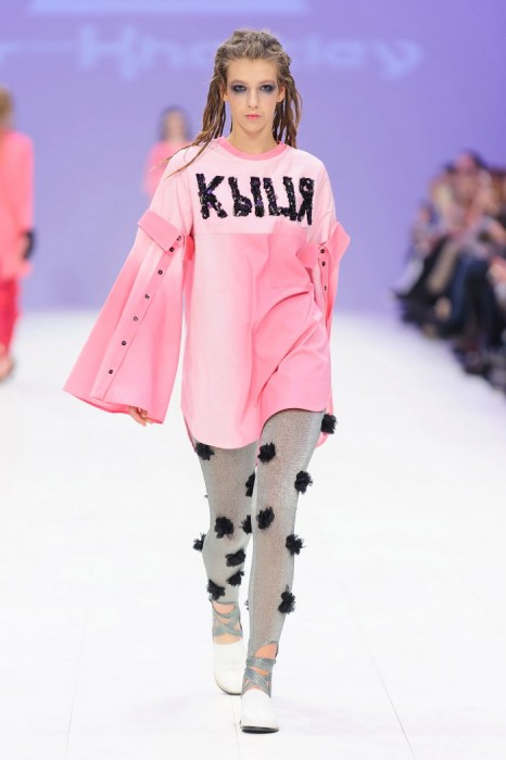 Дизайн Кирилла Харитонцева, Ukrainian Fashion Week , 2017 год фото: knukim.edu.ua