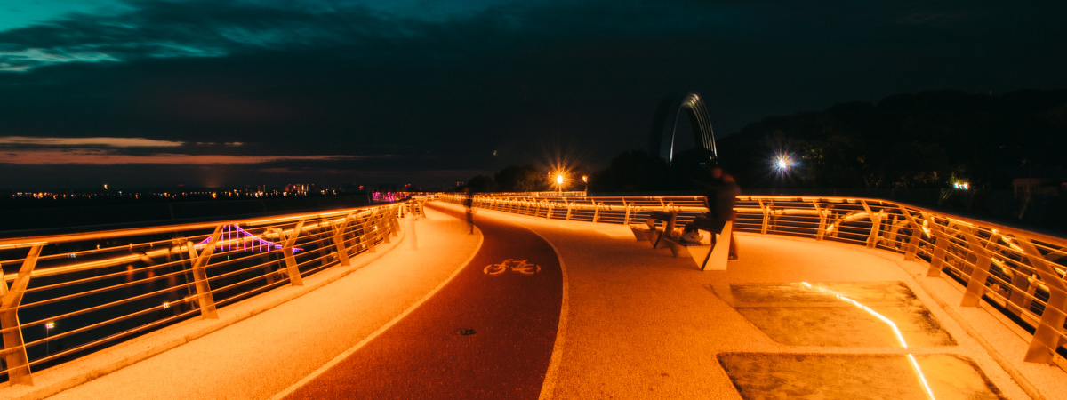 Стеклянный мост фото: google