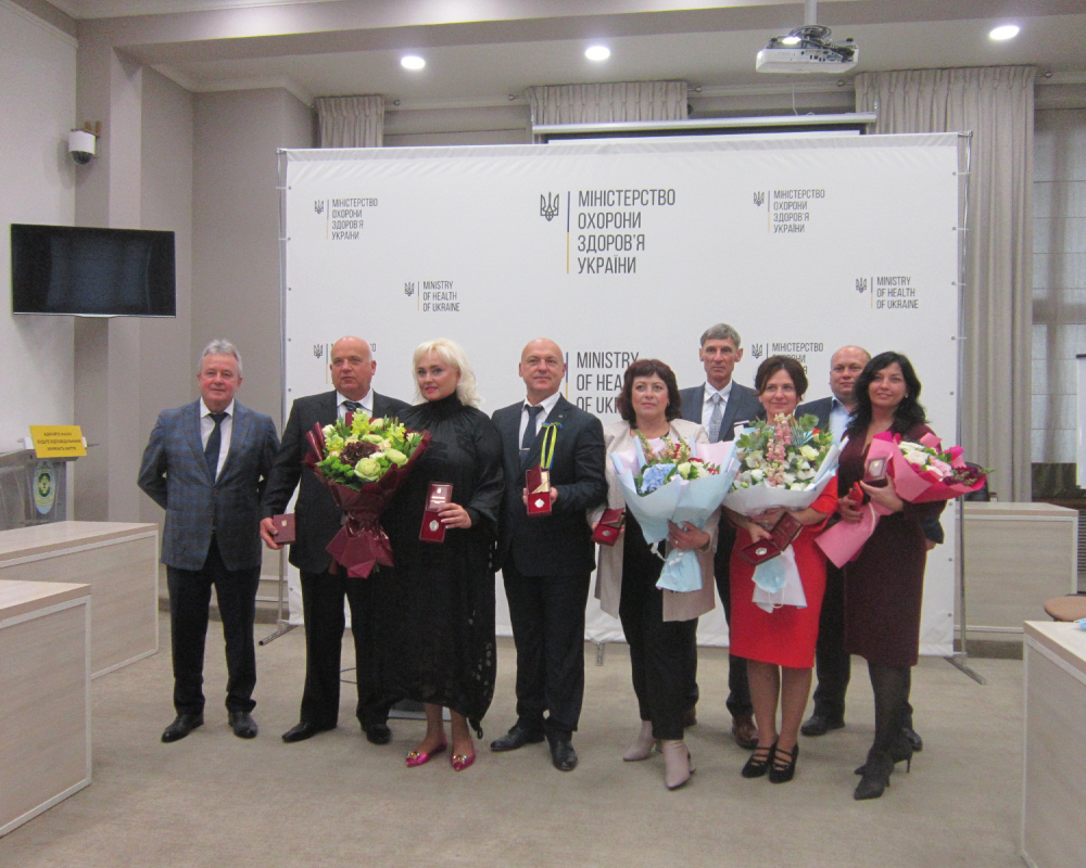 На церемонии вручения. Фото: Аптека гормональных препаратов