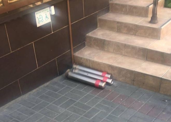 Демонтированные столбики. Фото: пресс-служба Виталия Кличко