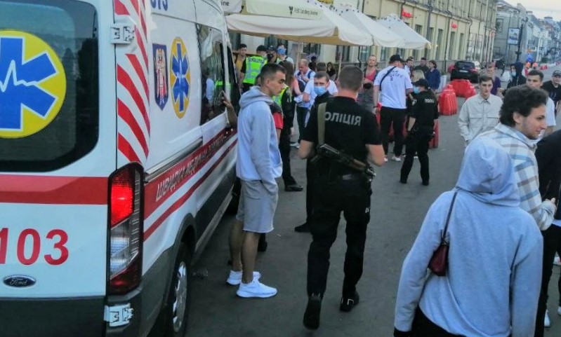 Пострадавшего доставили в больницу. Фото: Мунипальная стража