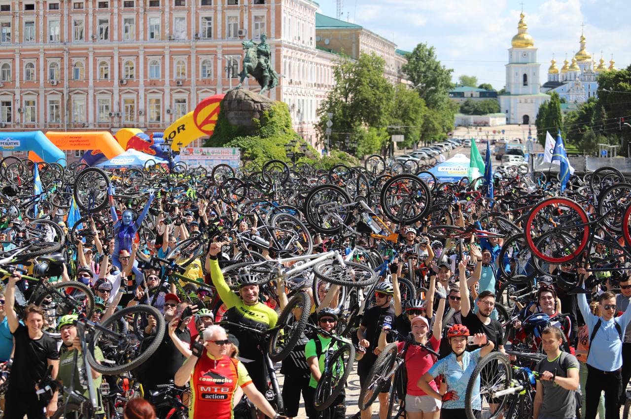 Мероприятие началось с традиционного групового фото. Фото: КГГА