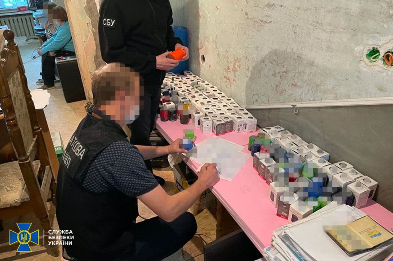 Что нашли у соседей Кличко. Фото: СБУ