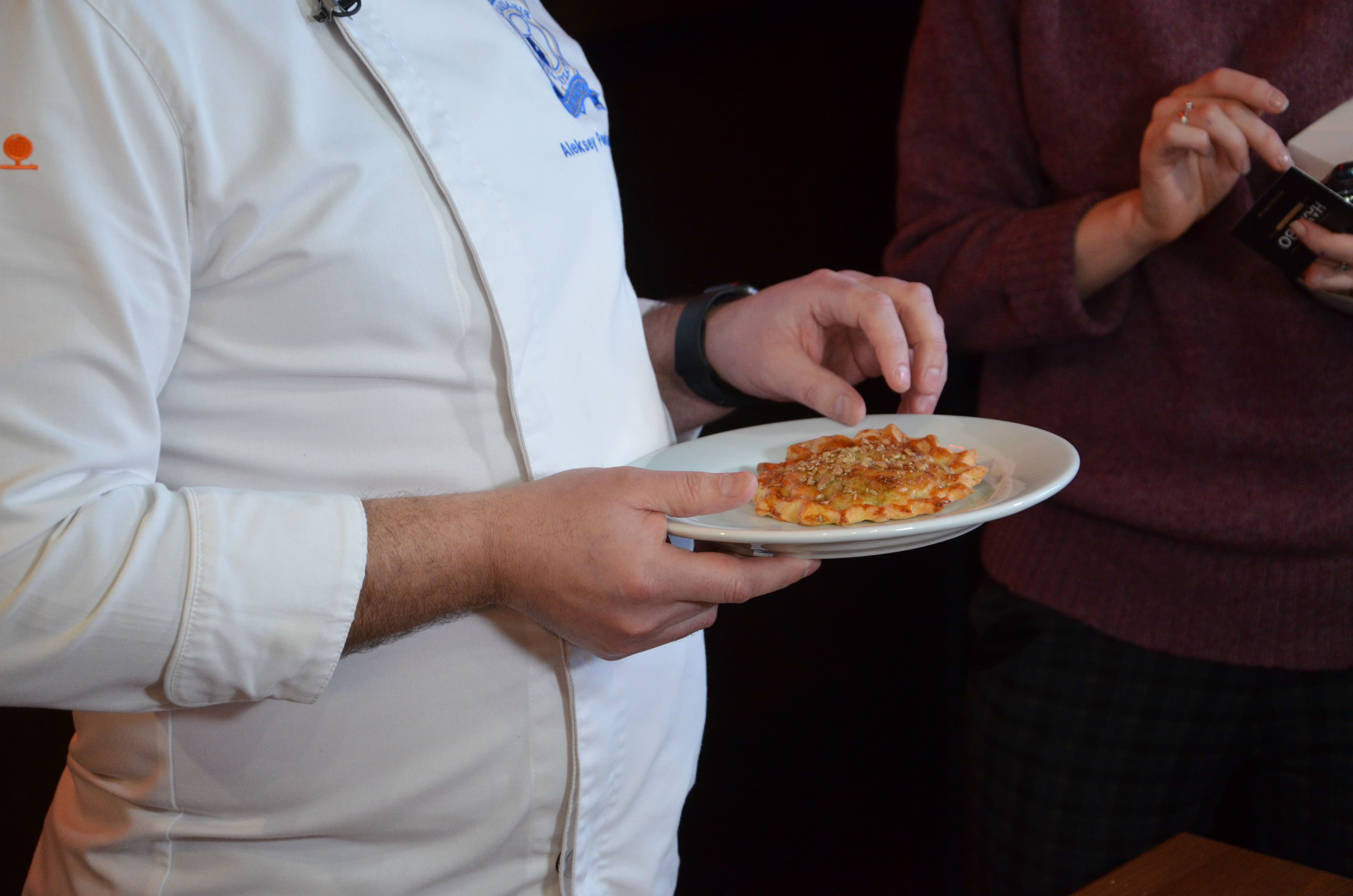 "Это вам не тюркский шашлык". Фото: Иван Сотников