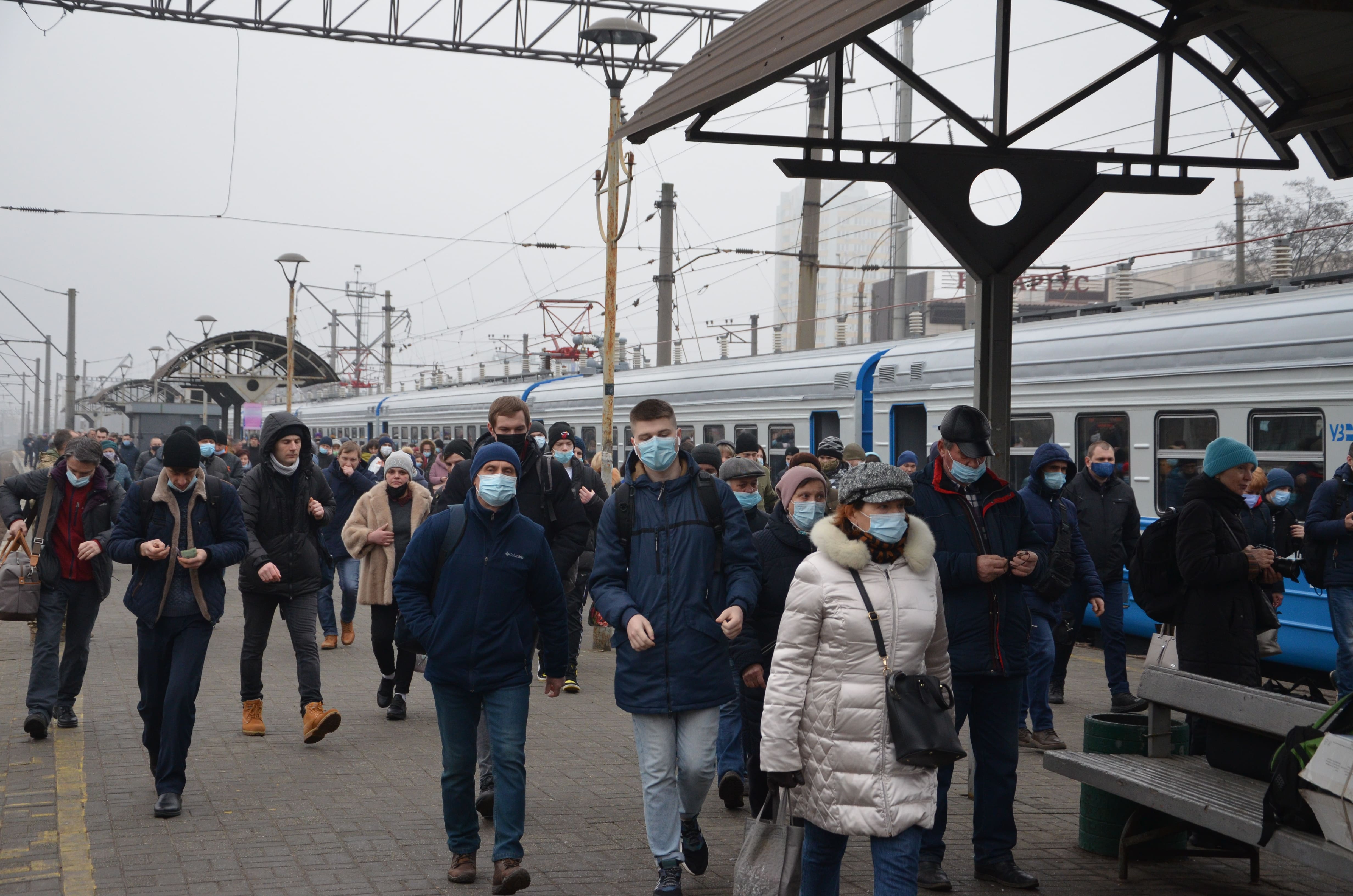 Забудьте о социальной дистанции. Фото: Иван Сотников