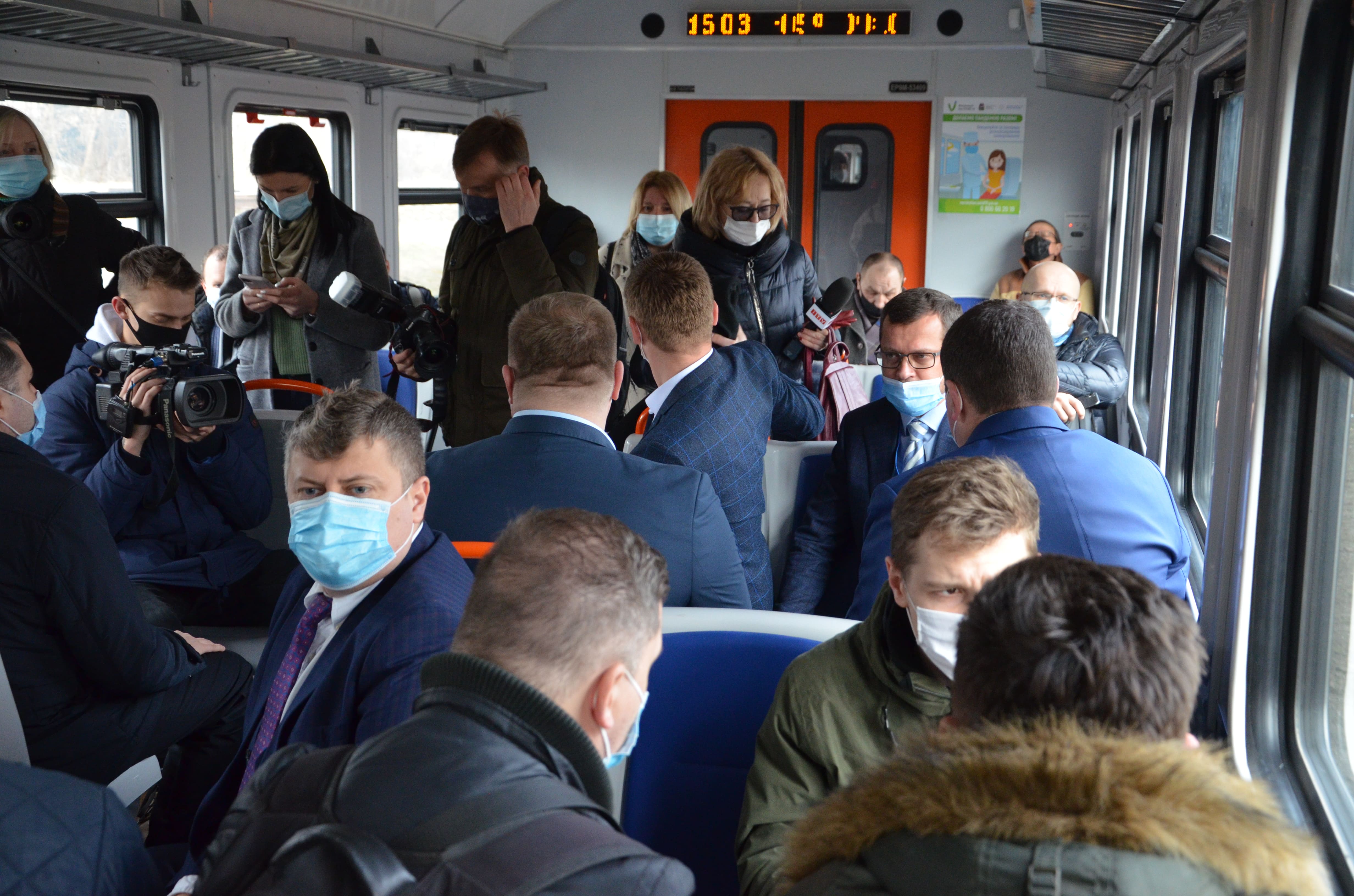 Мэры прокатились на новой электричке. Фото: Иван Сотников