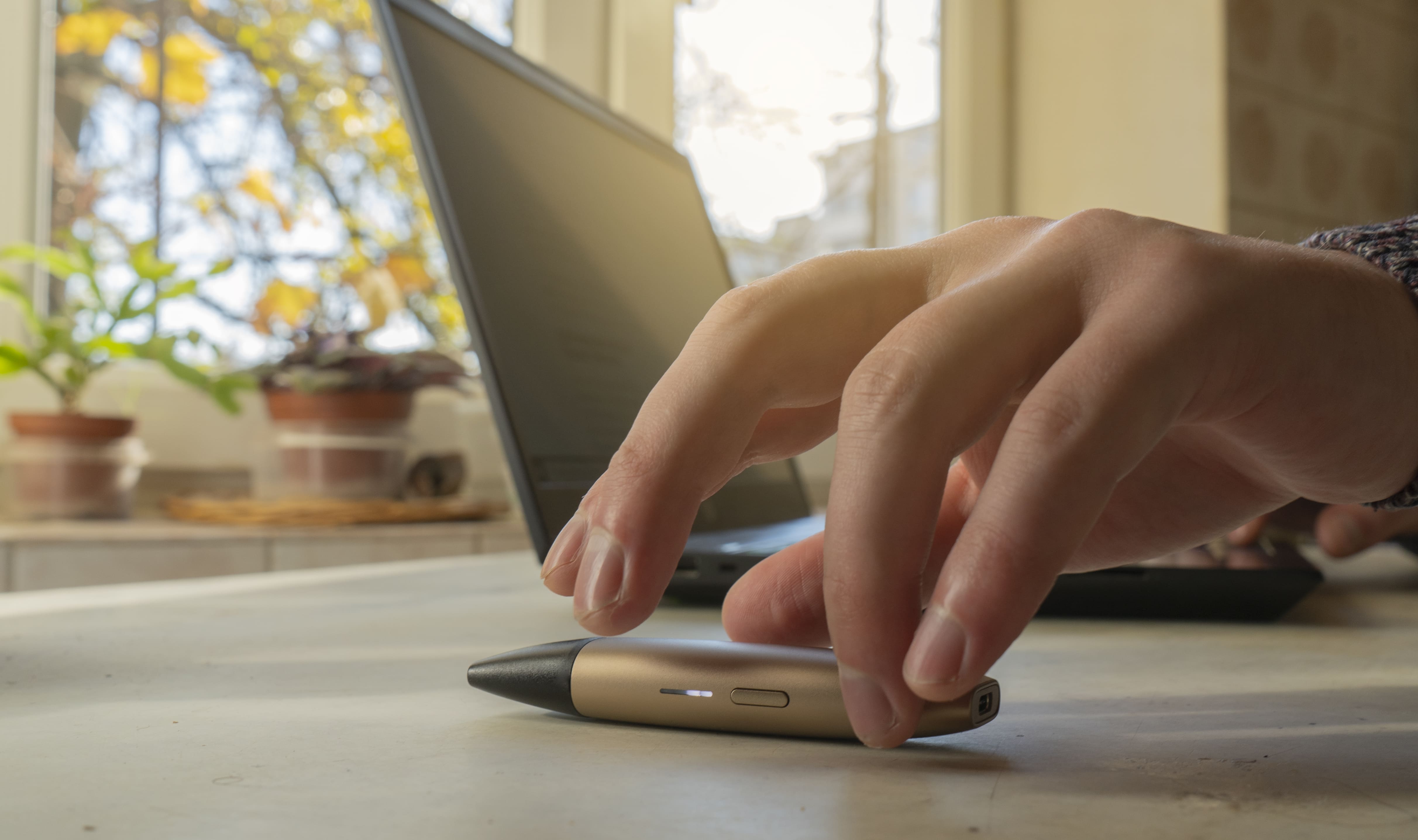 Мал, да удал: чем может удивить мини-вейп IQOS VEEV фото