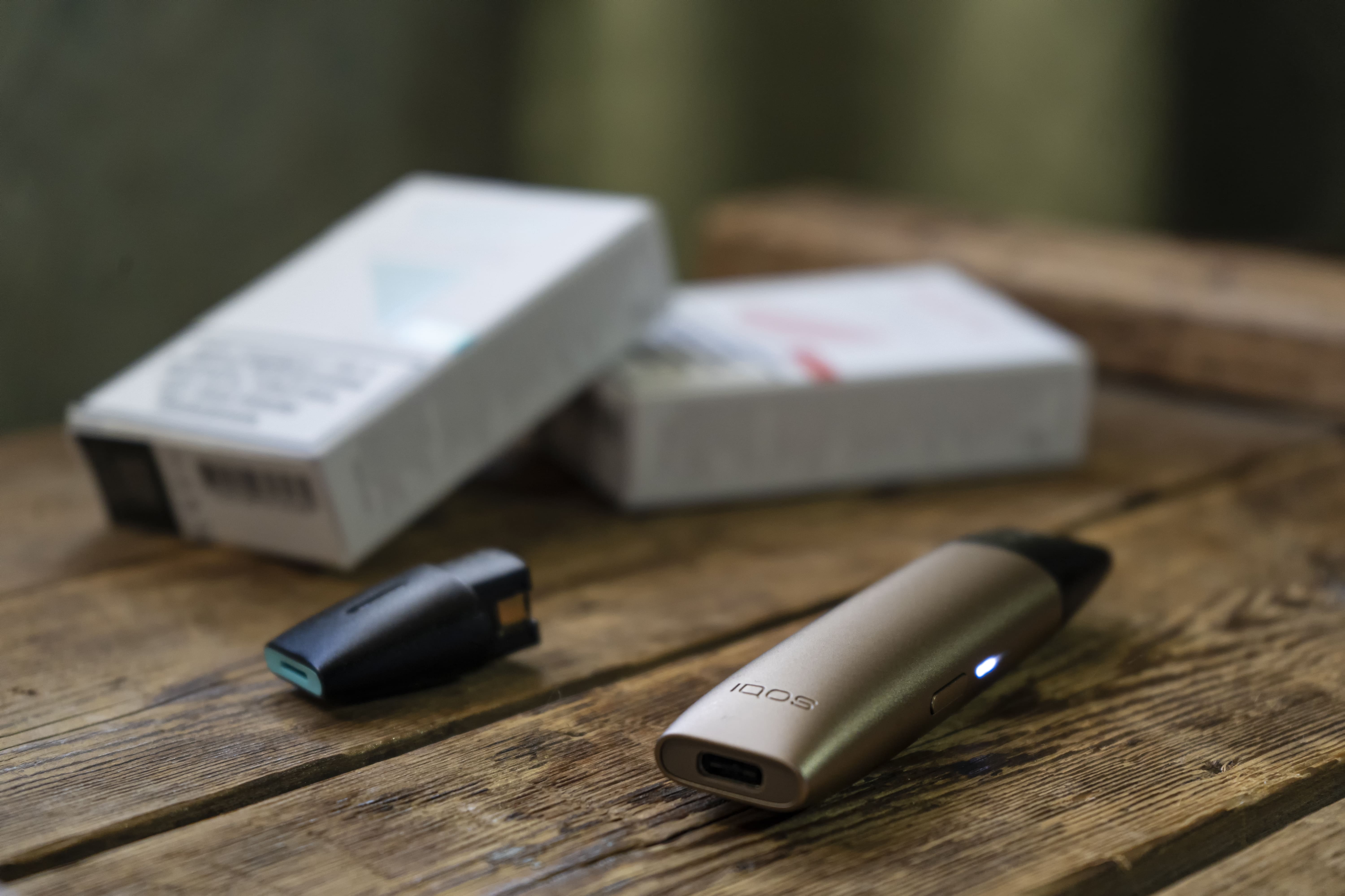 Мал, да удал: чем может удивить мини-вейп IQOS VEEV