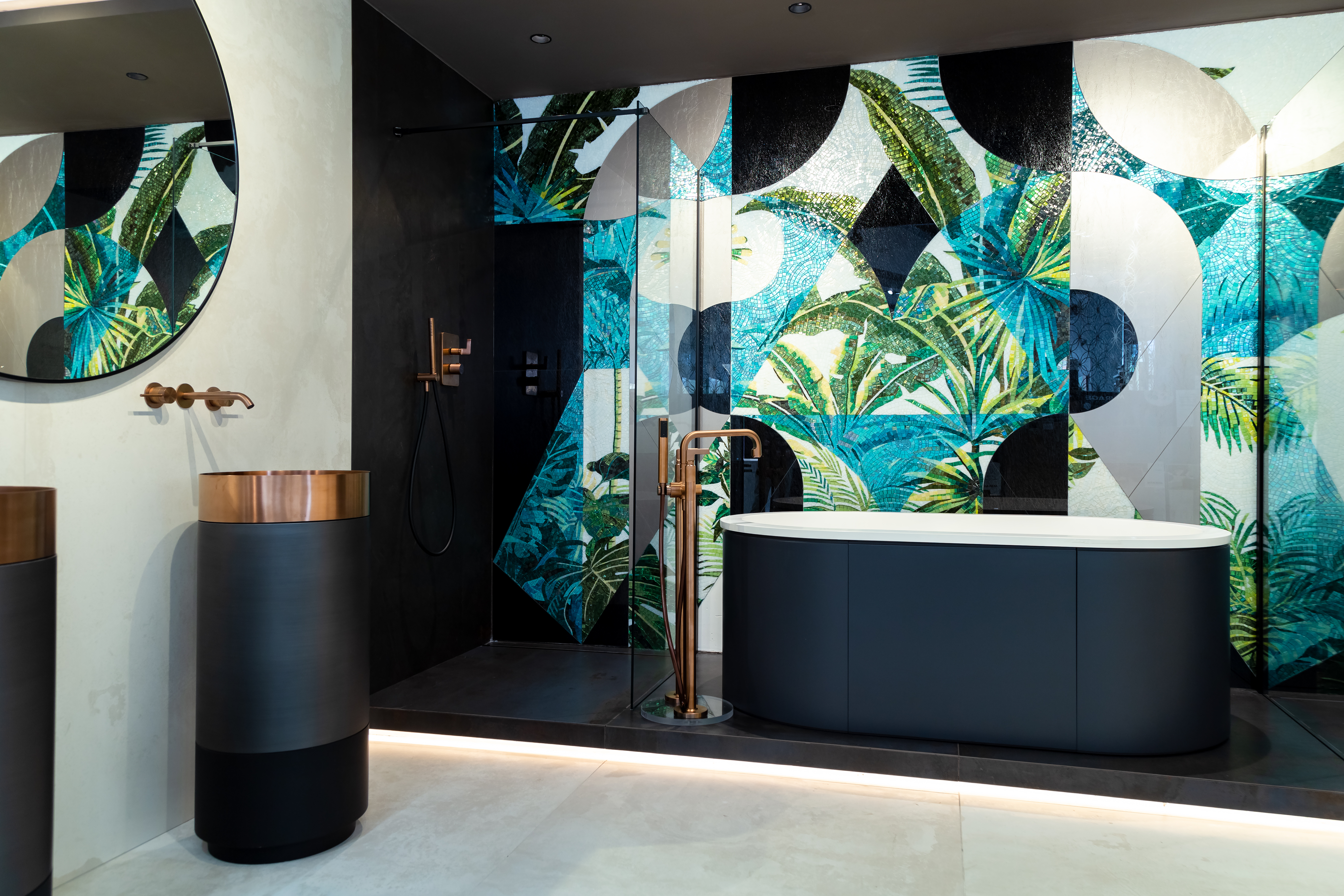 Раковини, змішувачі Gessi, ванна Cielo, мозаїка Bisazza 