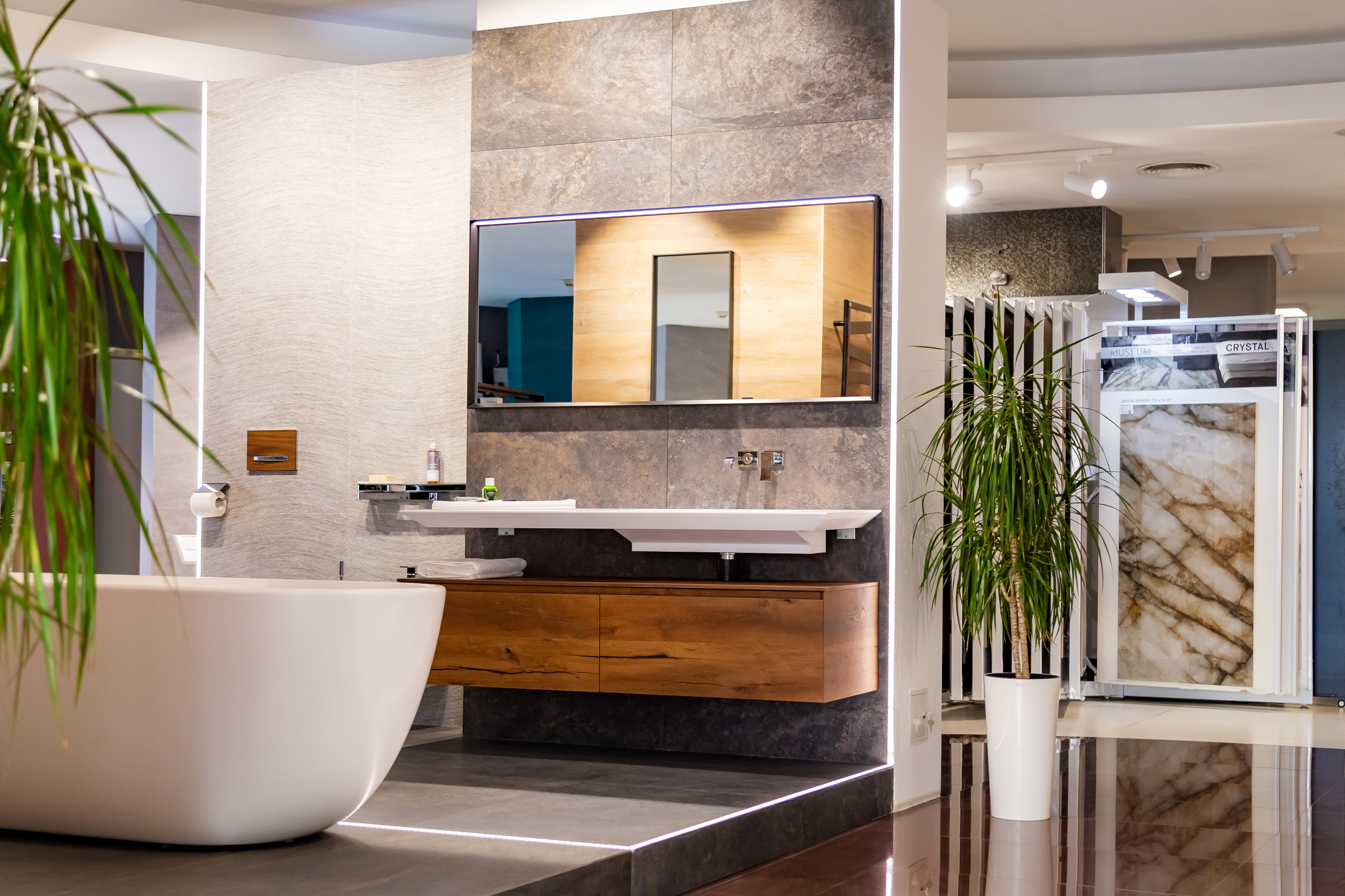 Меблі Idea Group, плитка PORCELANOSA (VENIS)