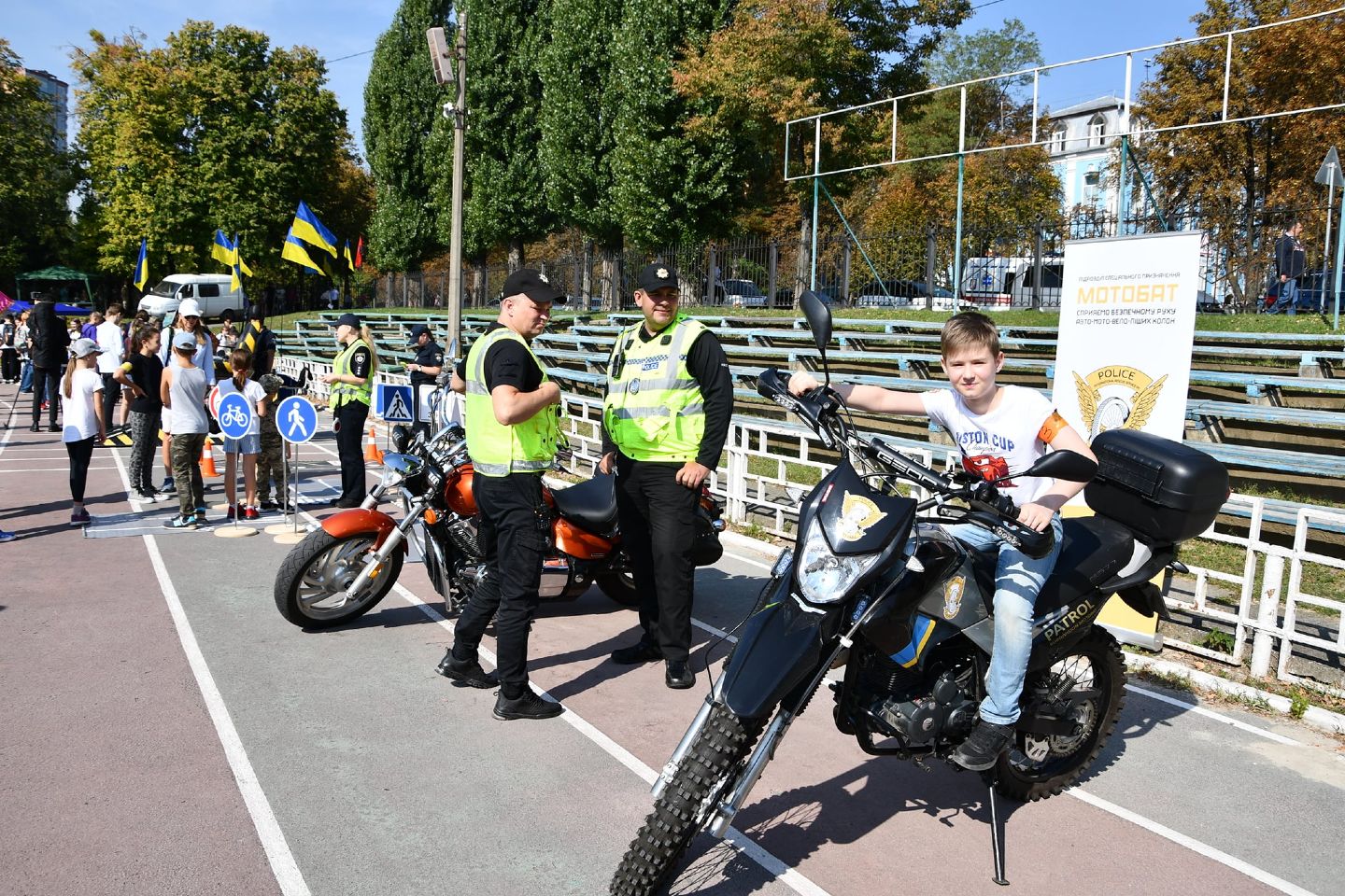 Полицейская техника. Фото: Вечерний Киев