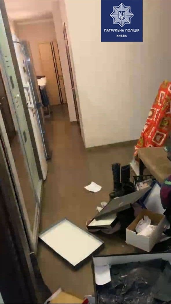 Обокрал жильцов, пока те спали. Фото: пресс-служба патрульной полиции Киева