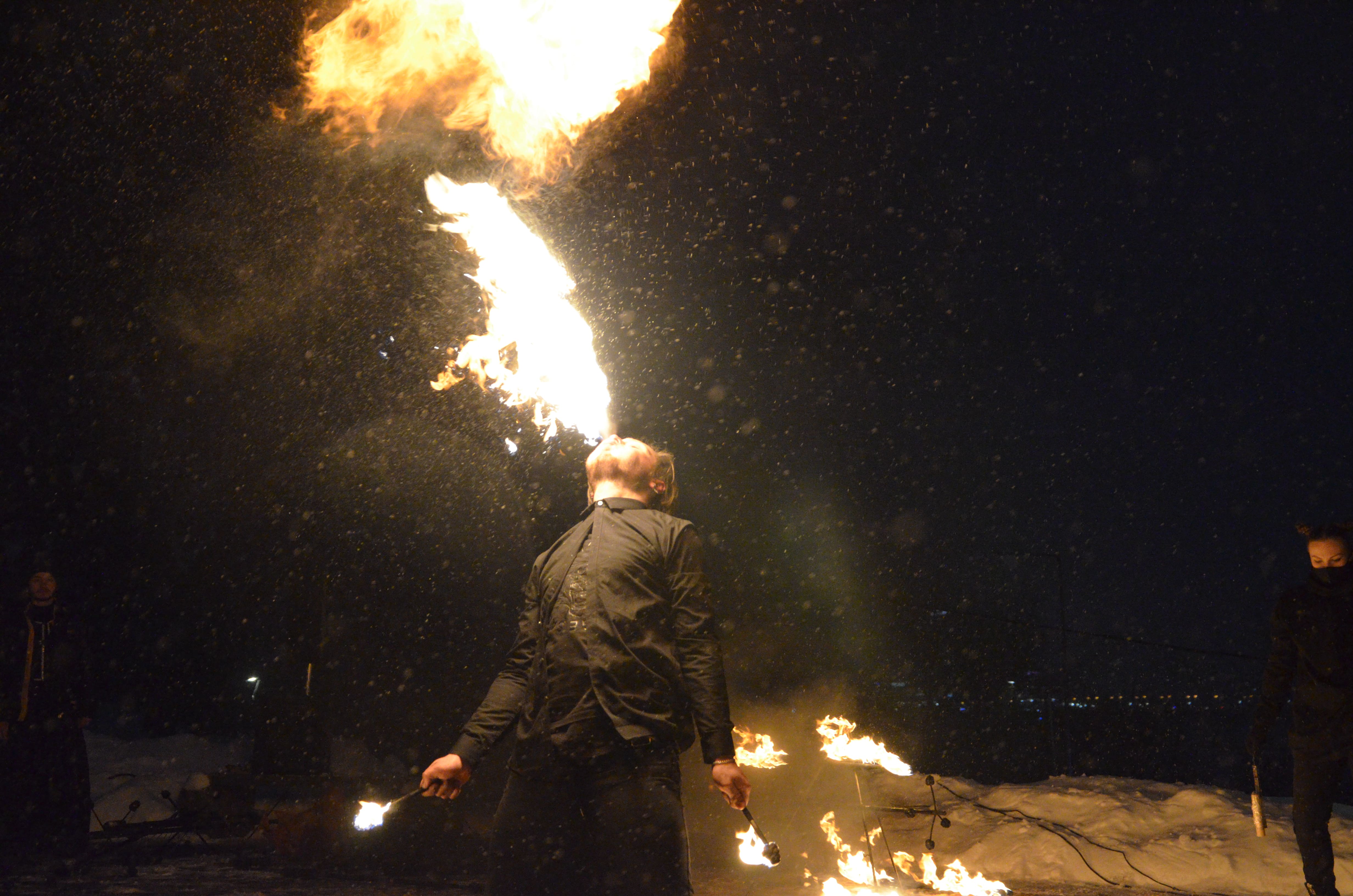 Вне зависимости от погоды, на фестивале огня всегда жарко