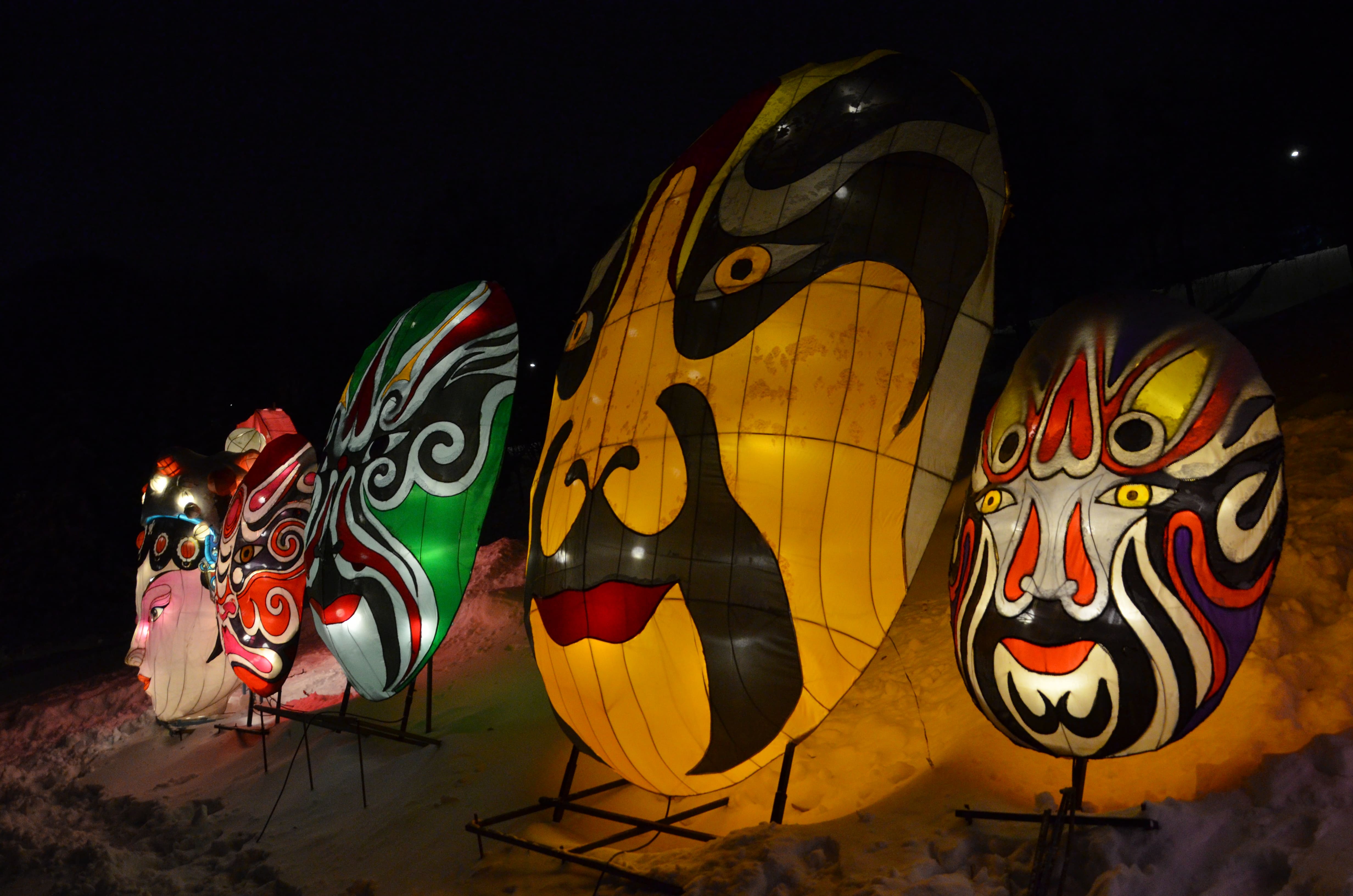 Маски из сычуаньской оперы