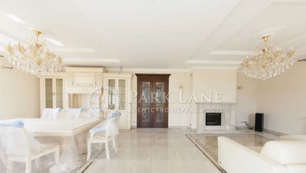 В Києві на Печерську продається будинок вартістю більше 1 мільйона доларів.