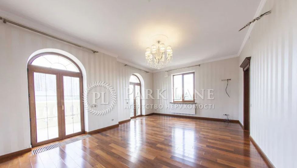 В Києві на Печерську продається будинок вартістю більше 1 мільйона доларів.