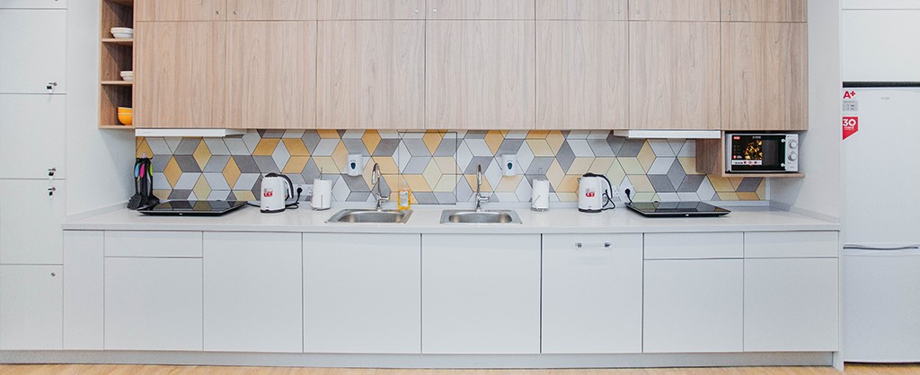 Не лише в коридорах: де в українських лікарнях можуть перебувати батьки хворих дітей фото 15 14