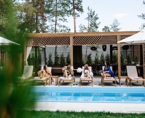 Пляжные клубы с бассейнами в Киевской области.