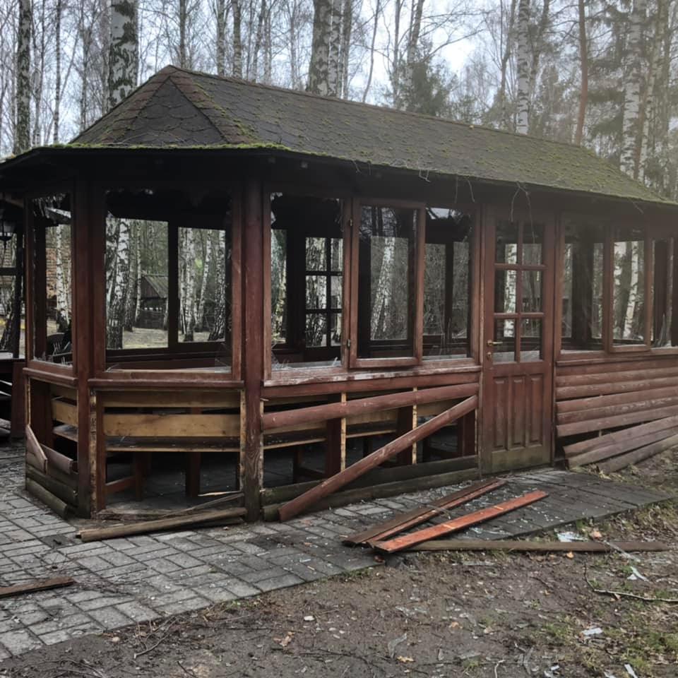 Окупанти пограбували етнографічний комплекс 