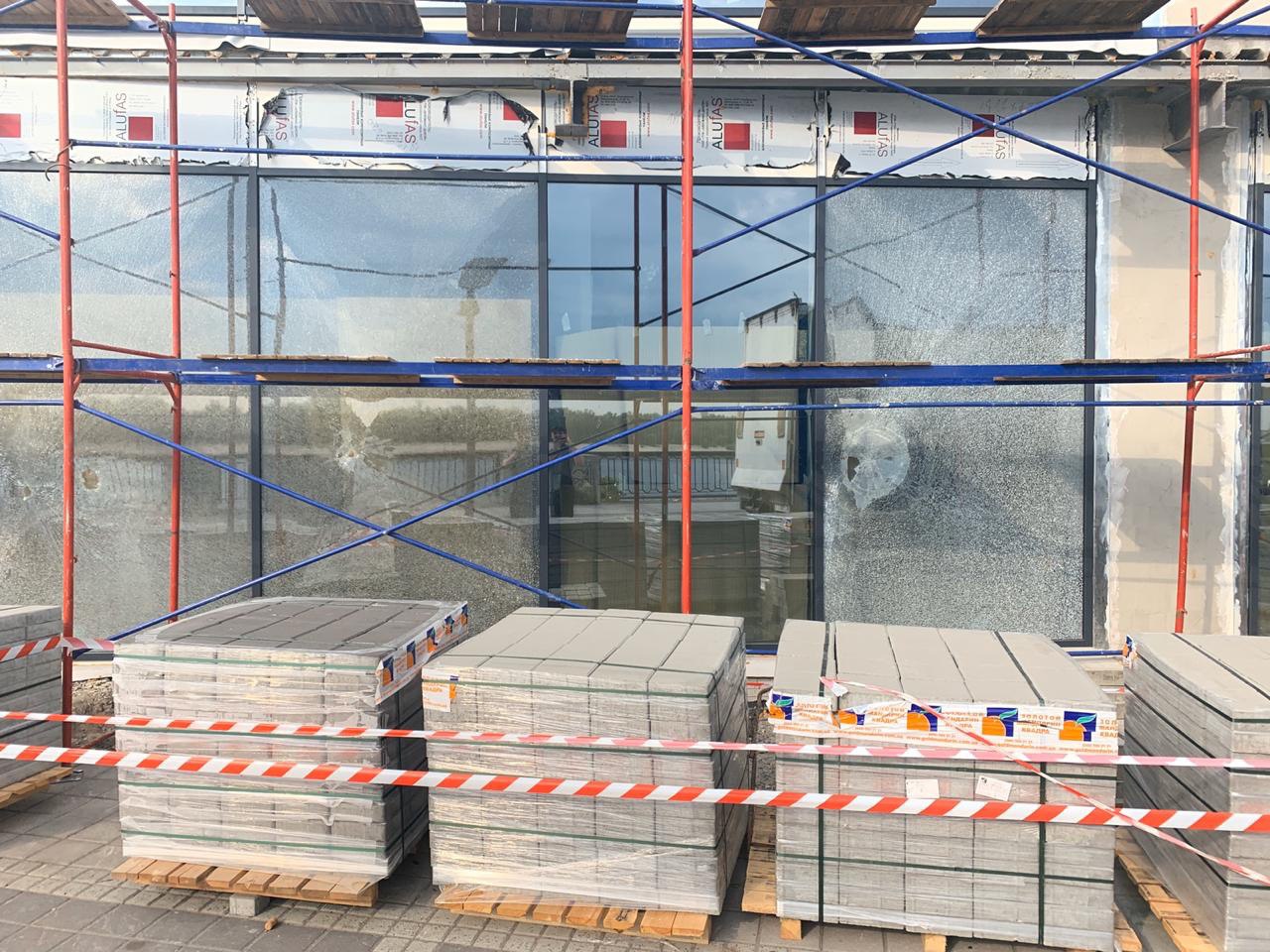 Непринципові: на Поштовій площі активісти вимагали хабар від власників нежитлового будинку фото 1