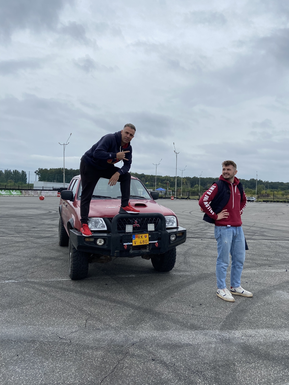 FAVBET прокачали перше авто для ЗСУ.