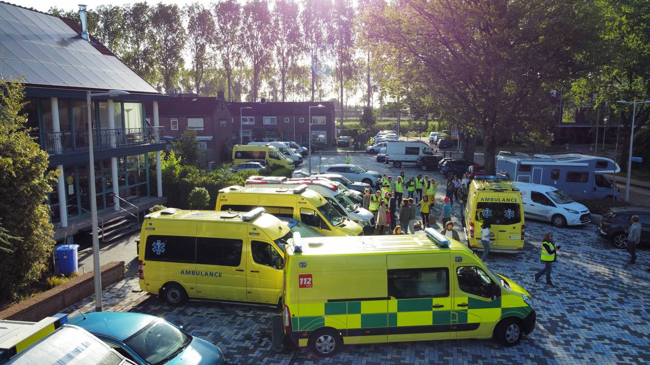 ASBIS передала Украине еще 10 автомобилей скорой помощи.