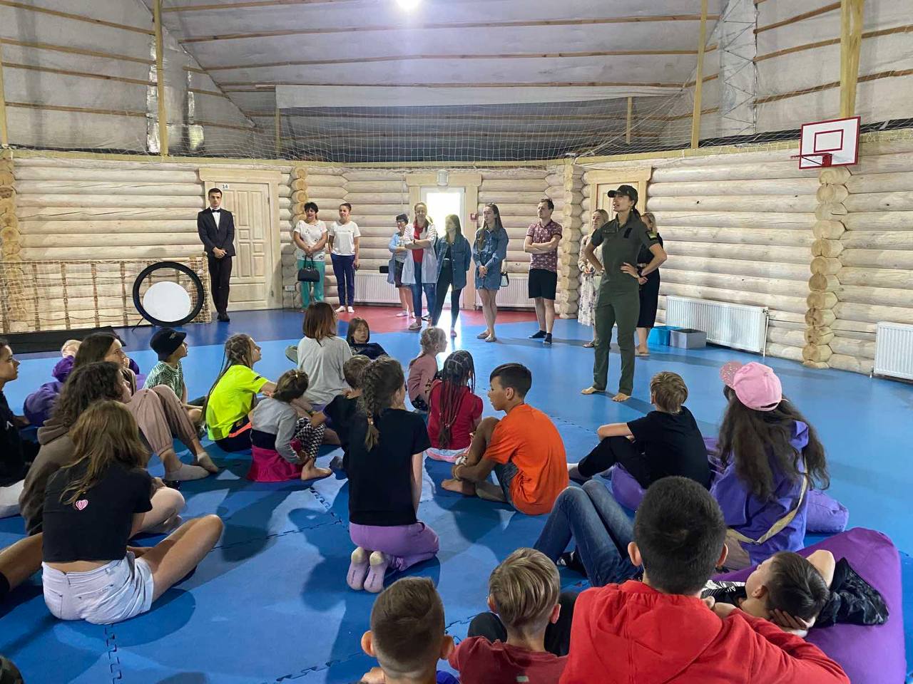 "Повернути дітям літо" компанія ASBISc Enterprise дарує літній відпочинок дітям-переселенцям у таборі 7 Fields.