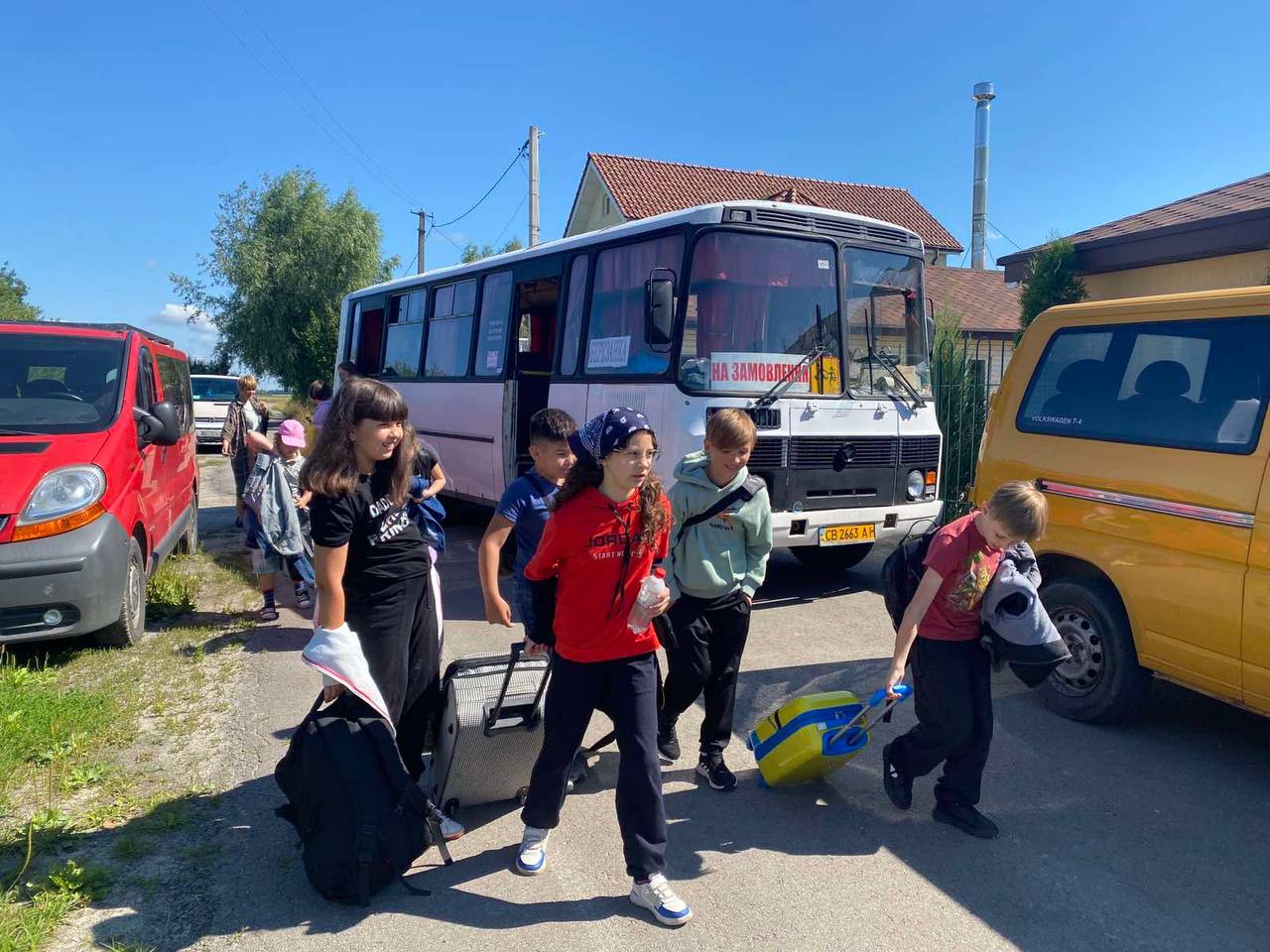 "Повернути дітям літо" компанія ASBISc Enterprise дарує літній відпочинок дітям-переселенцям у таборі 7 Fields.