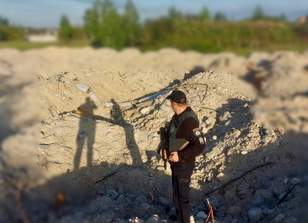 Появились фото и видео сбитых российских ракет, летевших сегодня на Киев.