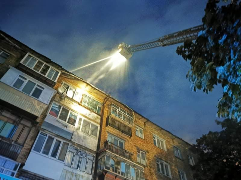 В Броварах масштабно горела пятиэтажка: подробности ЧП и реакция горвластей фото 2 1