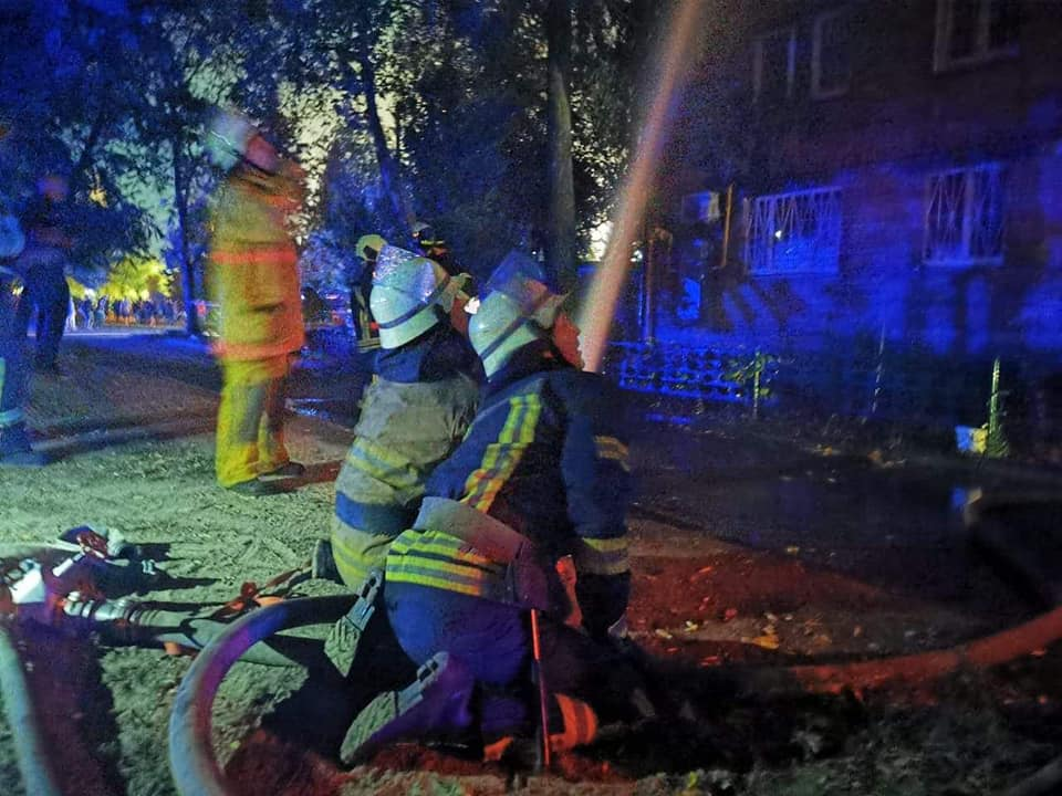 В Броварах масштабно горела пятиэтажка: подробности ЧП и реакция горвластей фото 1