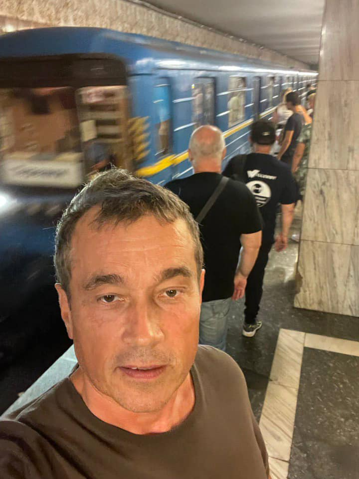 "Время - деньги": украинский миллионер пересел на метро из-за сплошных пробок фото 1