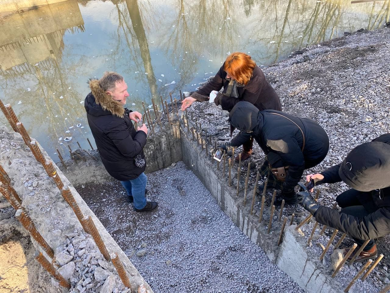 На месте будущего парка "Почайна" заложили капсулу с летописной историей.